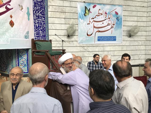 اقامه نماز عیدفطر در مسجد حضرت ابوطالب علیه‌السلام و با امامت حجة‌الاسلام سینایی